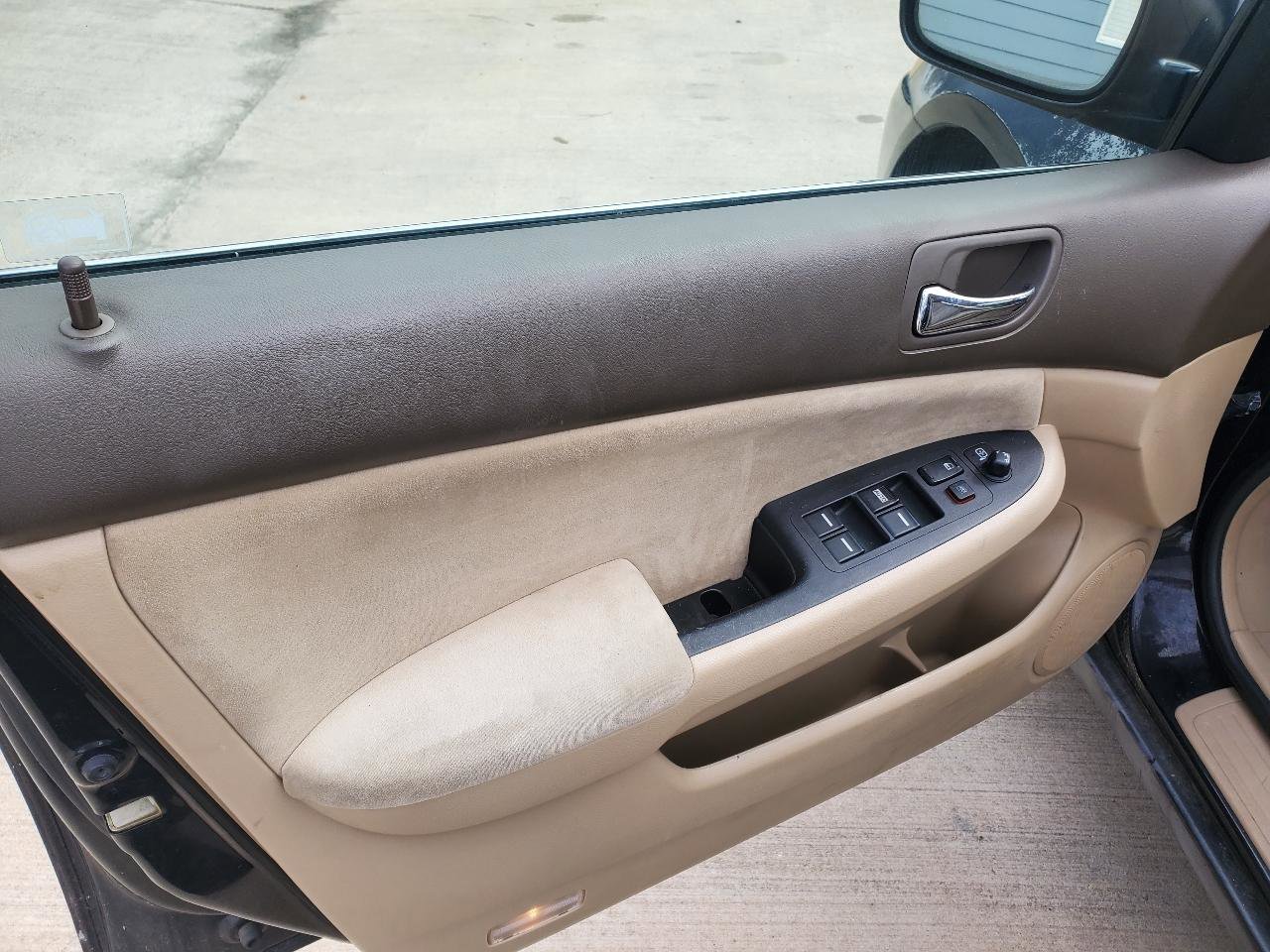 Used 2004 Honda Accord LX image 15