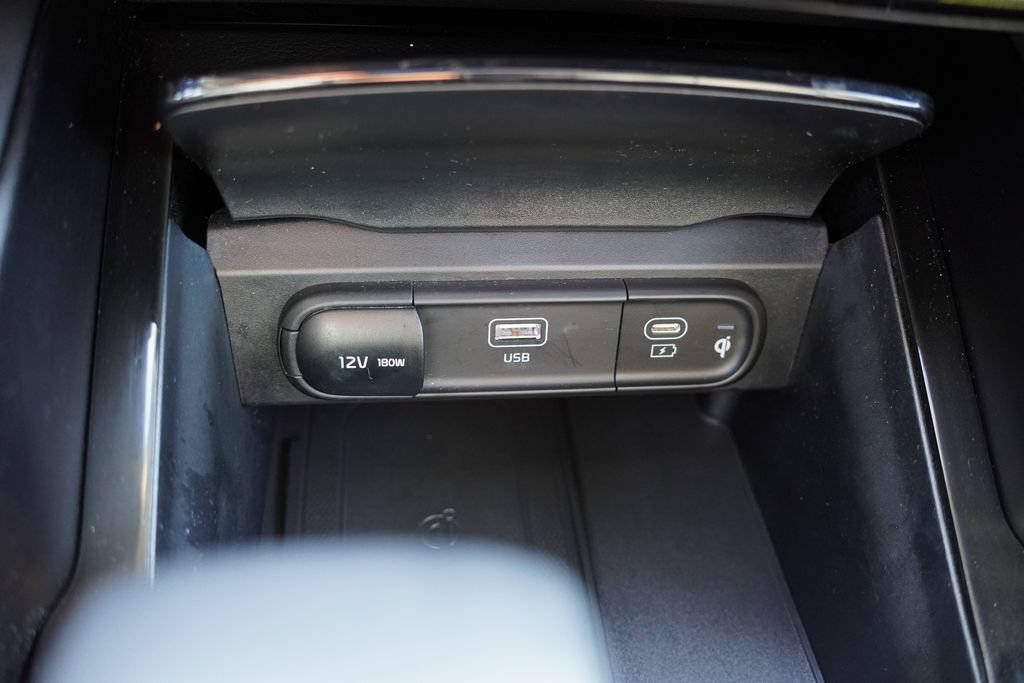 Certified 2024 Kia Telluride EX w/ EX Captain's Chair Package AWD/4WD image 32