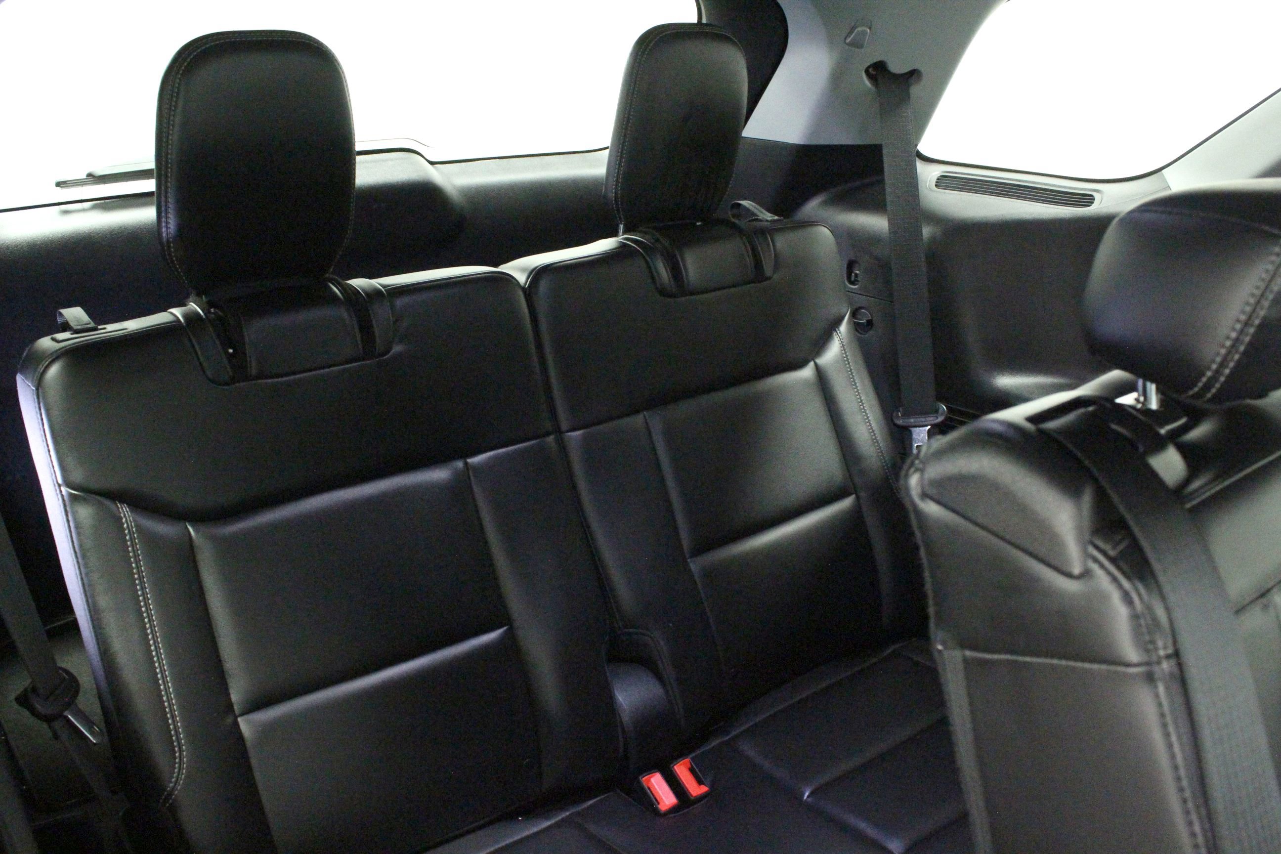 Used 2021 Ford Explorer XLT w/ Equipment Group 202A AWD/4WD image 17