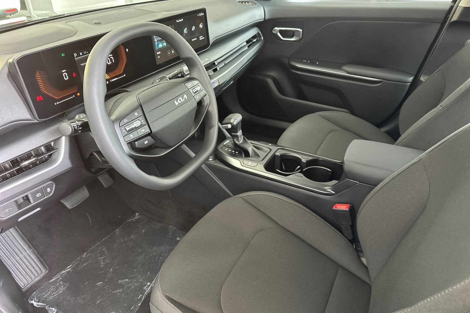 New 2026 Kia K4 FWD image 10
