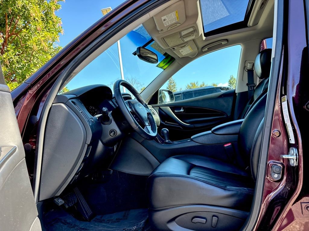 Used 2016 INFINITI QX50 2WD w/ Premium Plus Package image 9