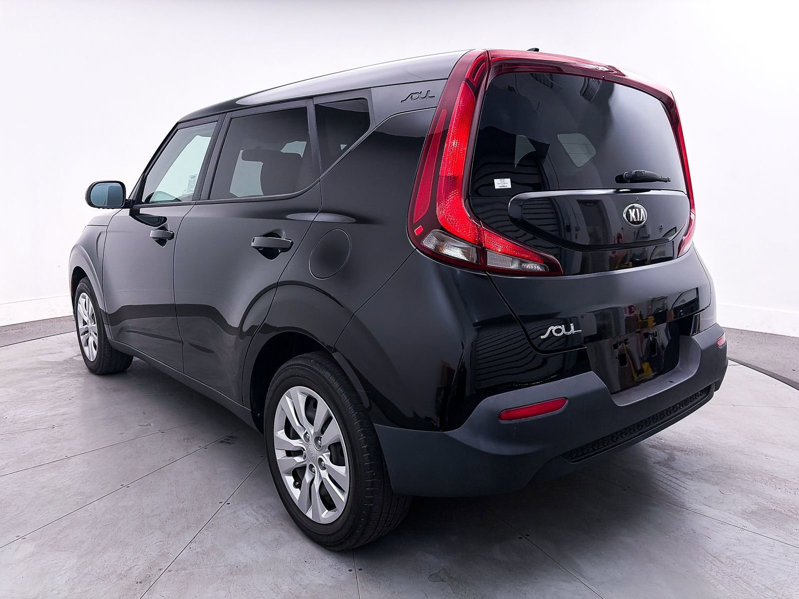 Used 2020 Kia Soul LX image 12