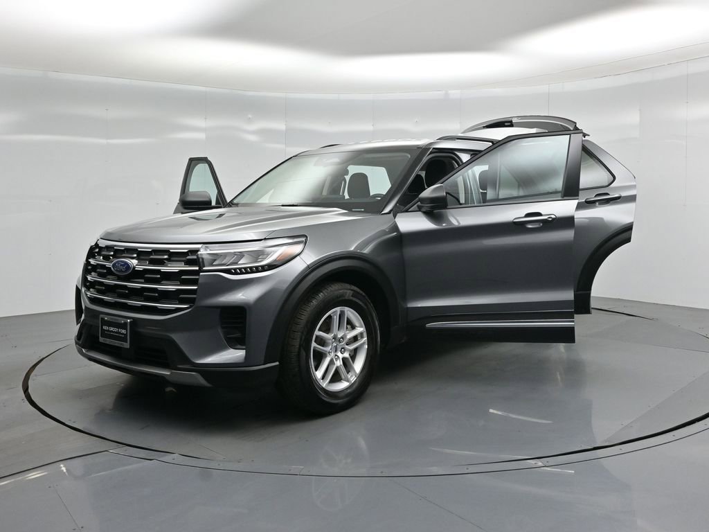 Certified 2025 Ford Explorer Active image 28