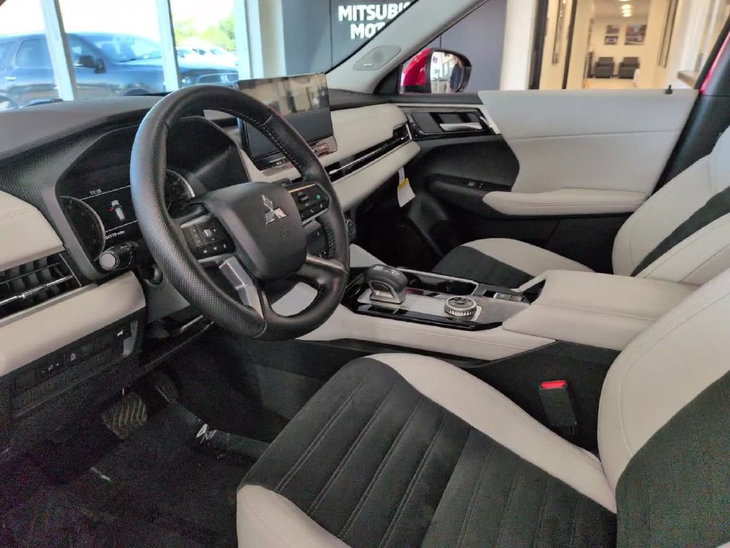 New 2026 Mitsubishi Outlander SE AWD/4WD image 19