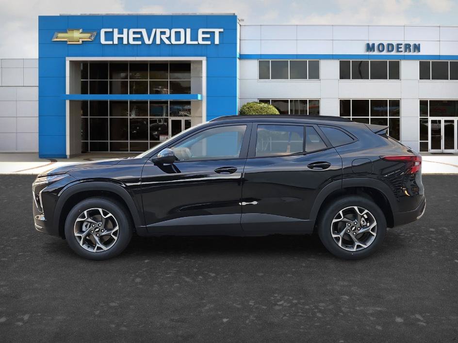 New 2026 Chevrolet Trax LT FWD image 2
