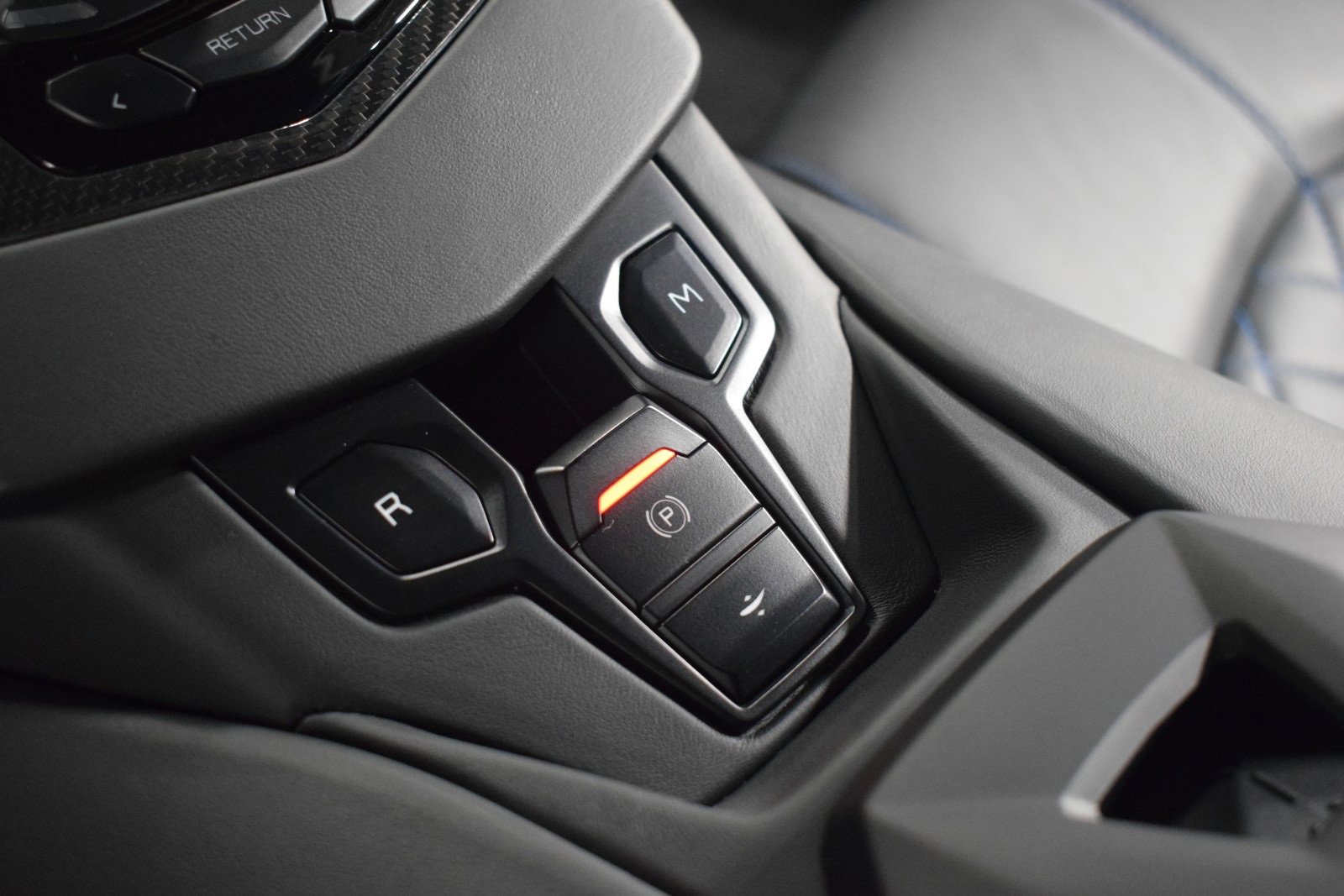 Used 2019 Lamborghini Aventador S image 33