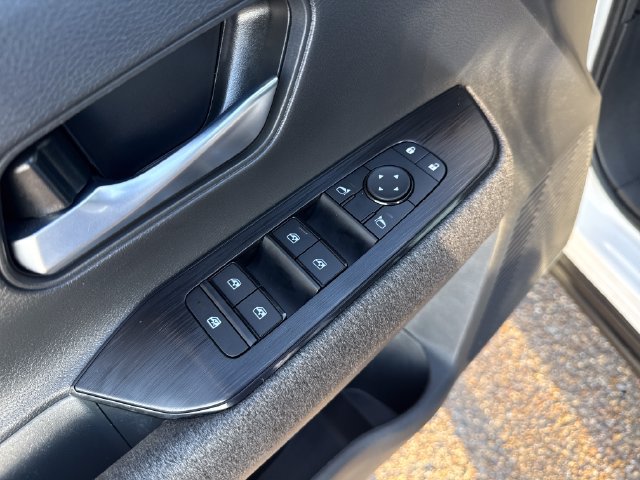 Certified 2025 Nissan Kicks SV FWD image 12