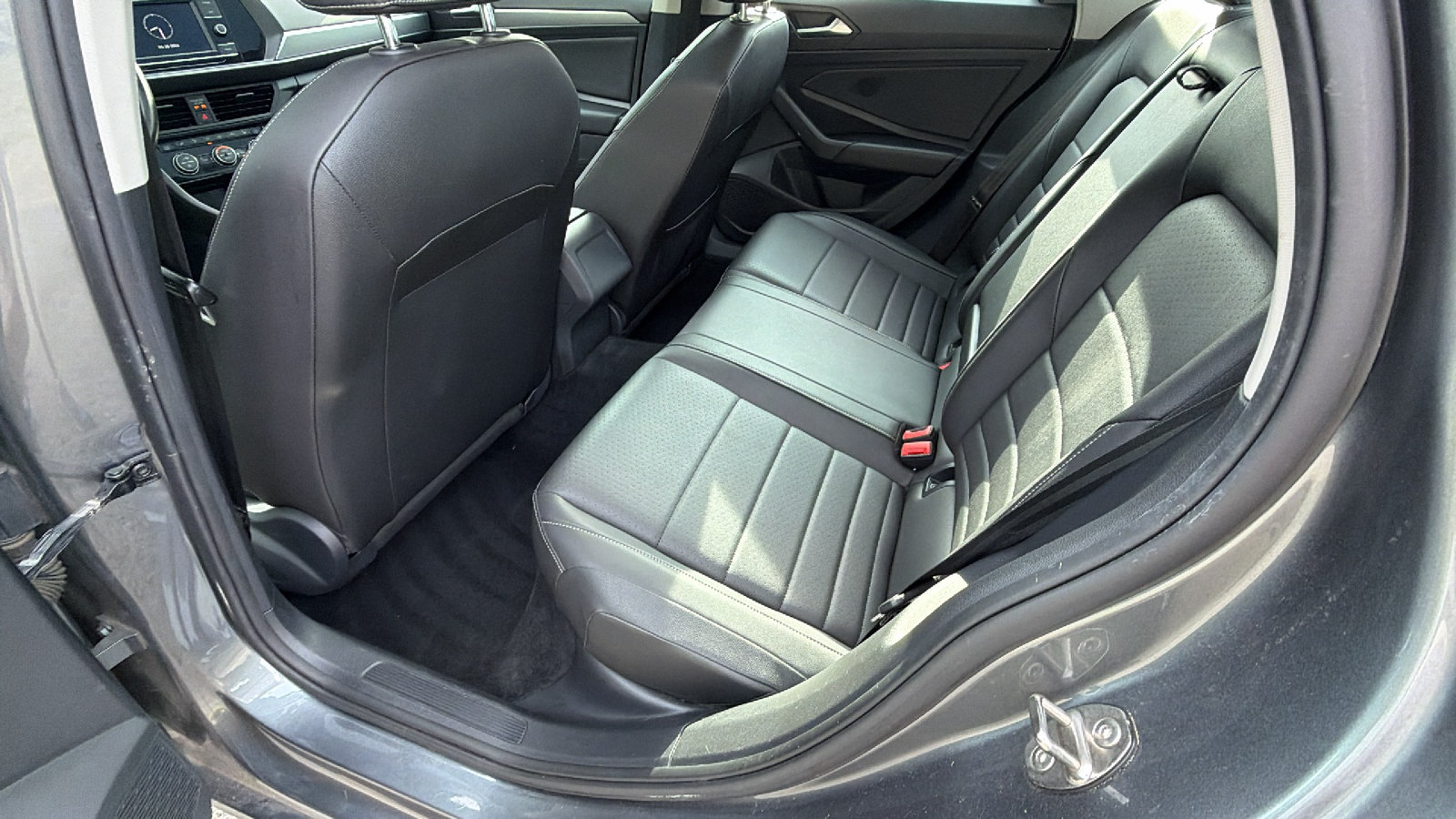 Used 2021 Volkswagen Jetta SE FWD image 22