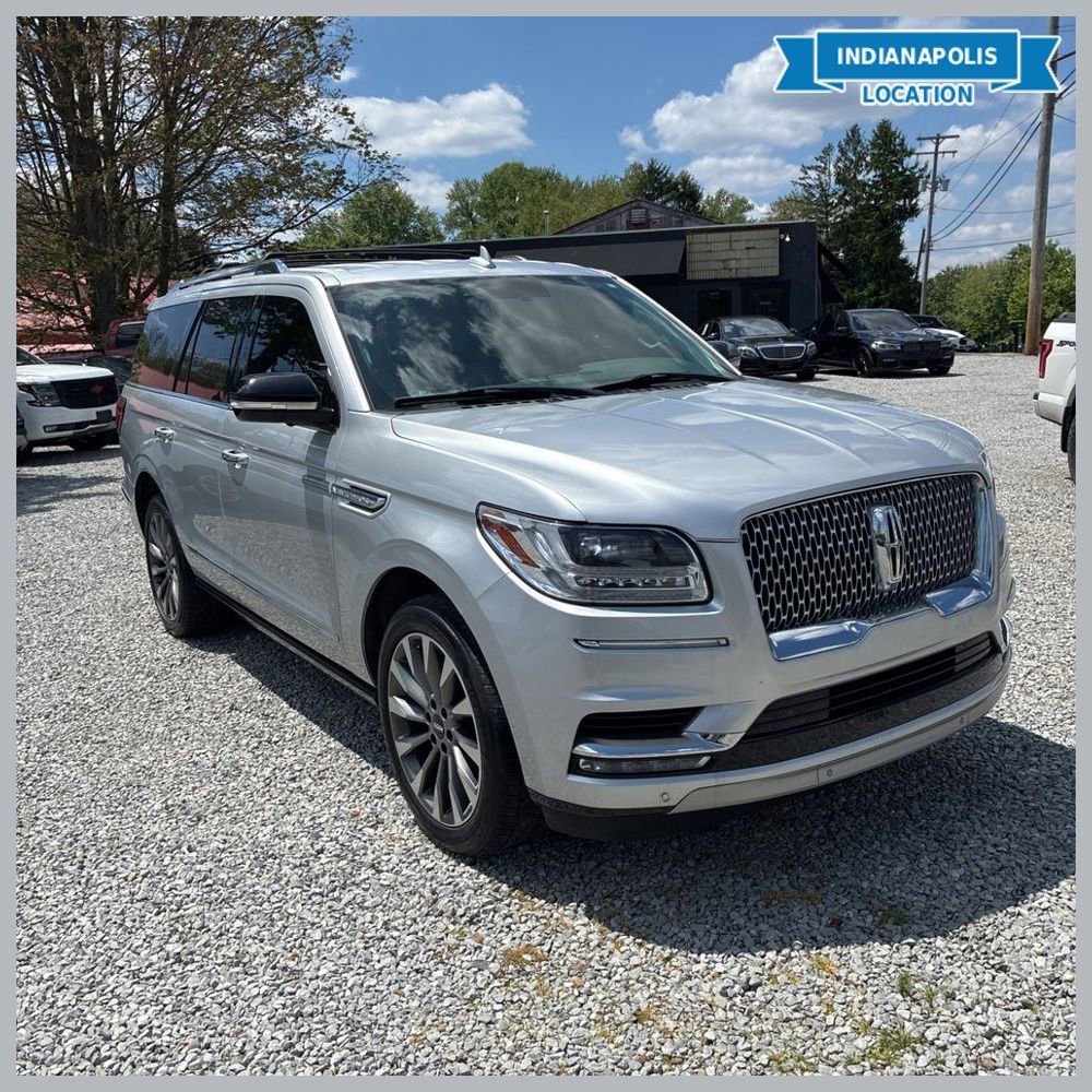 Used 2019 Lincoln Navigator Select AWD/4WD image 1
