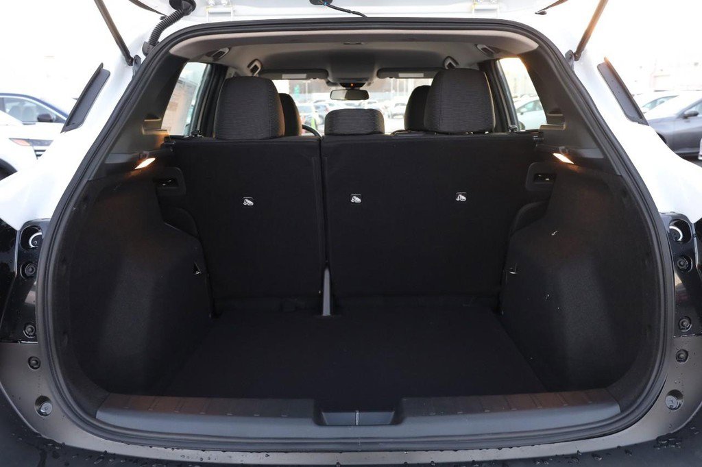 New 2026 Nissan Kicks S image 7