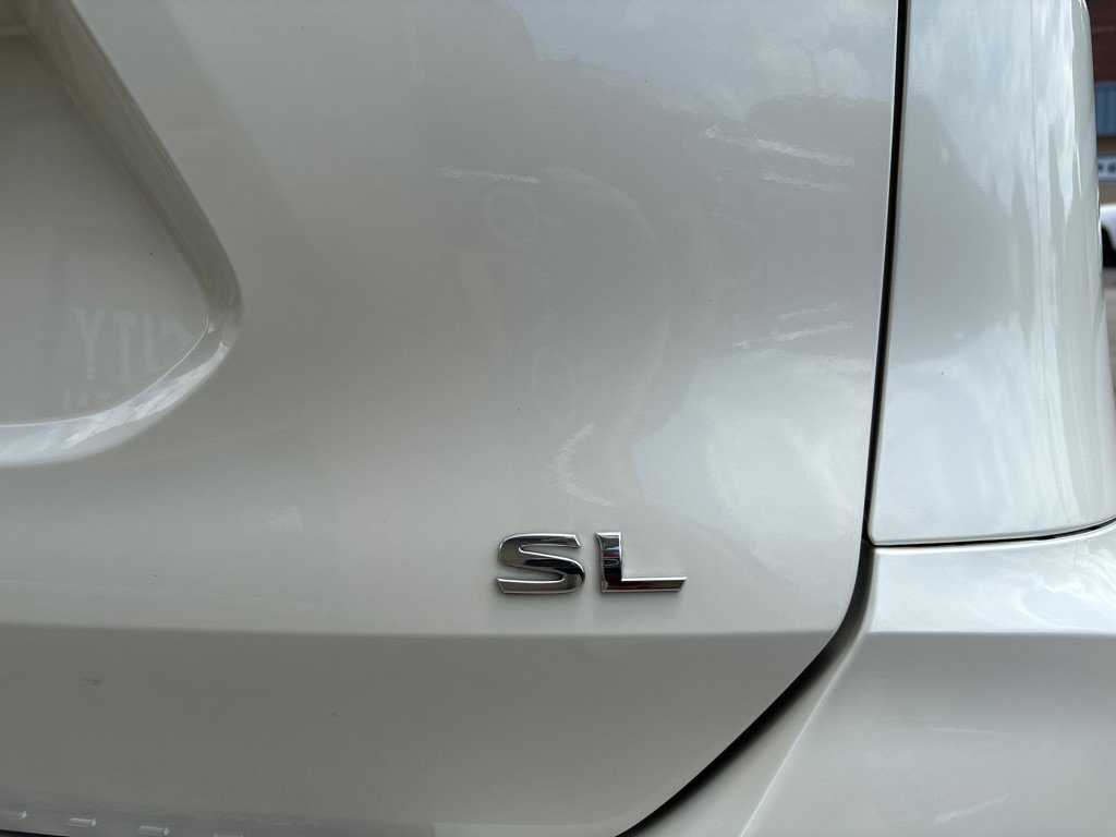 Used 2019 Nissan Rogue SL w/ Premium Package FWD image 12