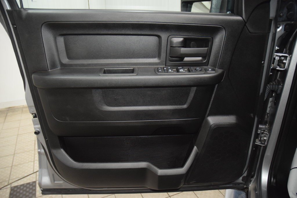 Used 2024 RAM 2500 Tradesman w/ Chrome Appearance Group AWD/4WD image 45