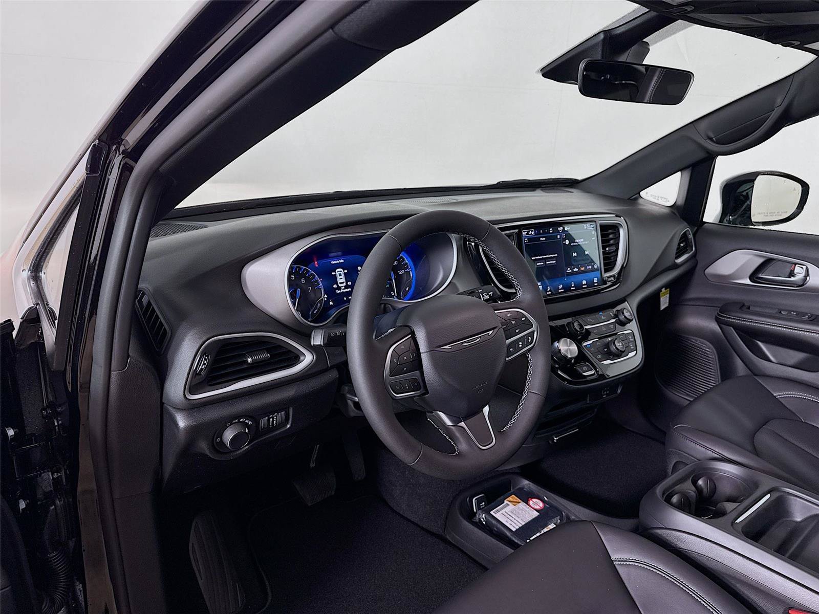 New 2027 Chrysler Pacifica LX FWD image 24