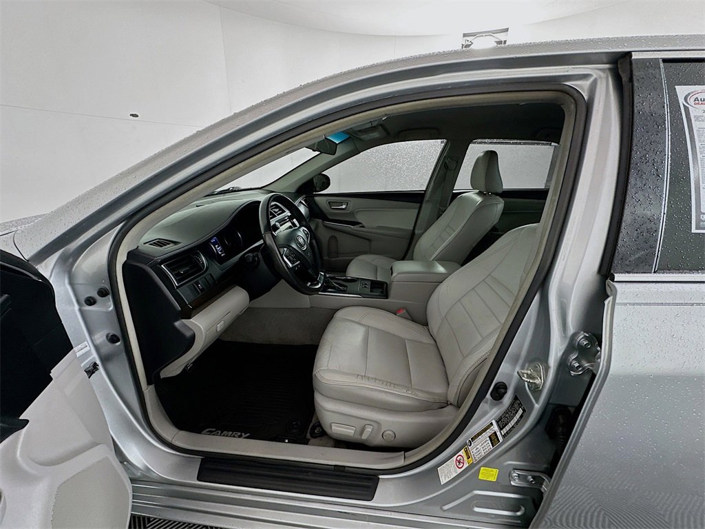 Used 2017 Toyota Camry XLE image 20