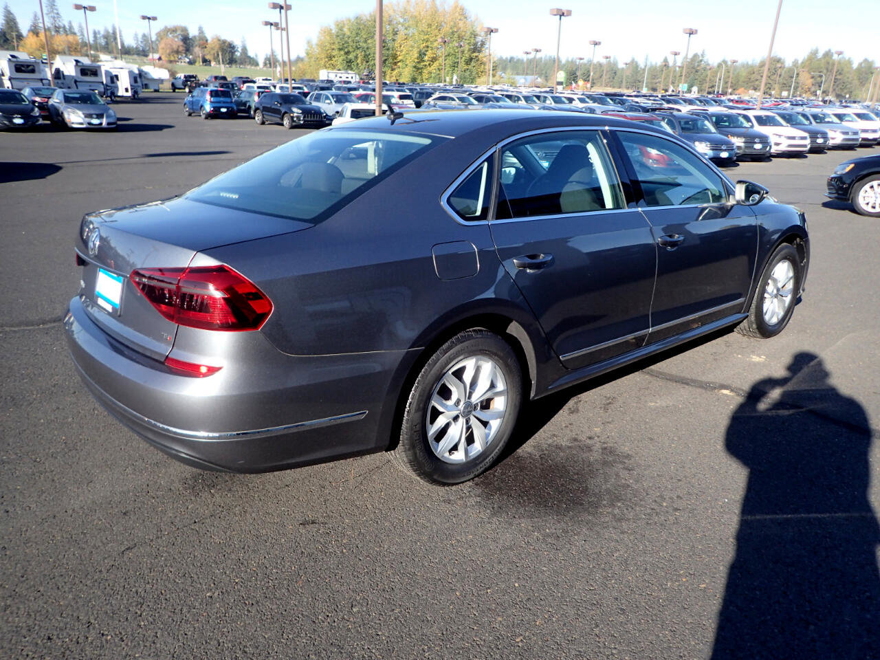 Used 2017 Volkswagen Passat 1.8T S image 5