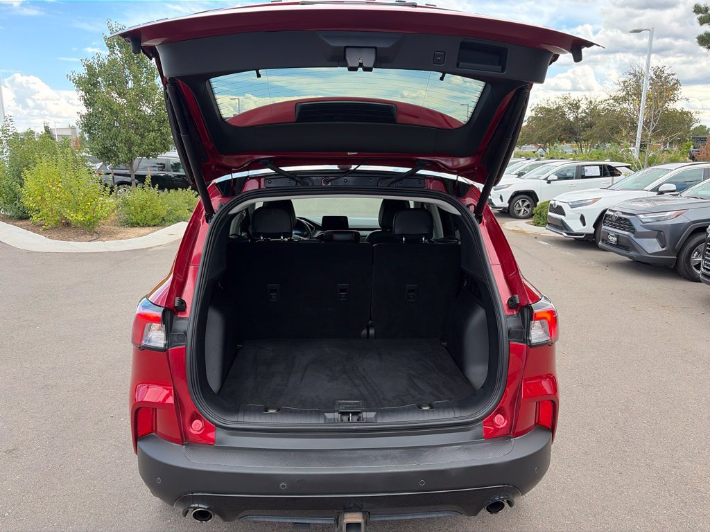 Used 2022 Ford Escape SEL w/ SEL Stealth AWD Package image 18