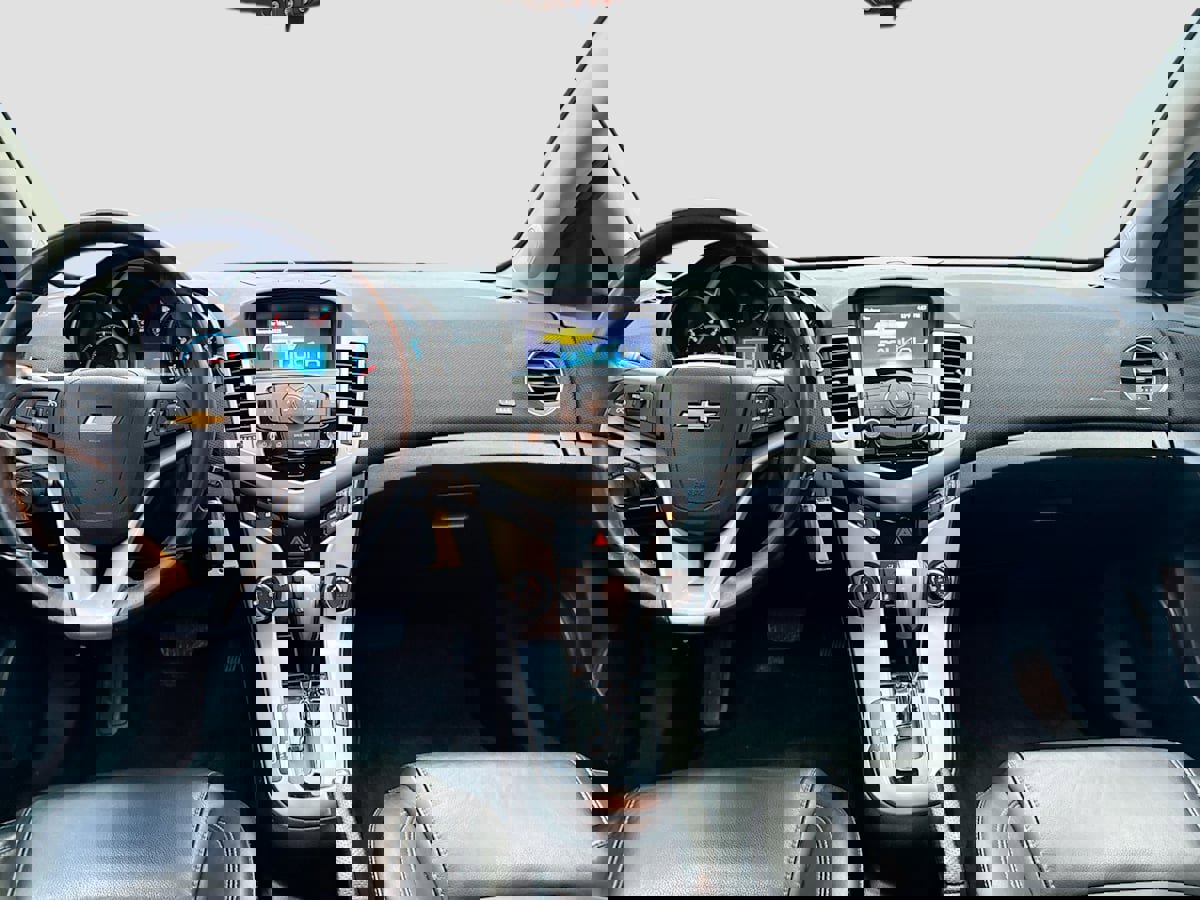 Used 2013 Chevrolet Cruze LT image 19