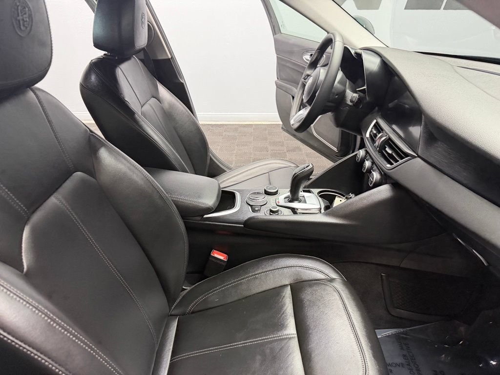 Used 2020 Alfa Romeo Giulia RWD image 50