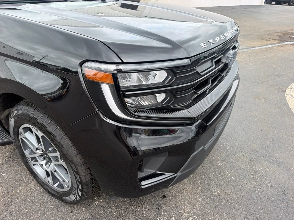 Used 2026 Ford Expedition Active AWD/4WD image 15