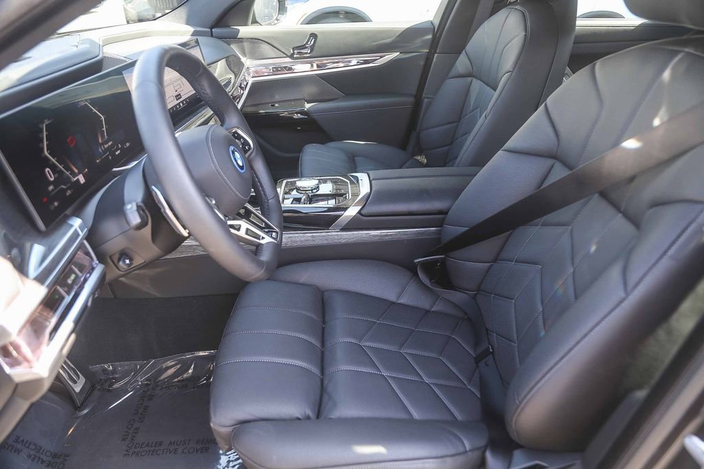 Used 2026 BMW i7 eDrive50 w/ M Sport Package RWD image 14