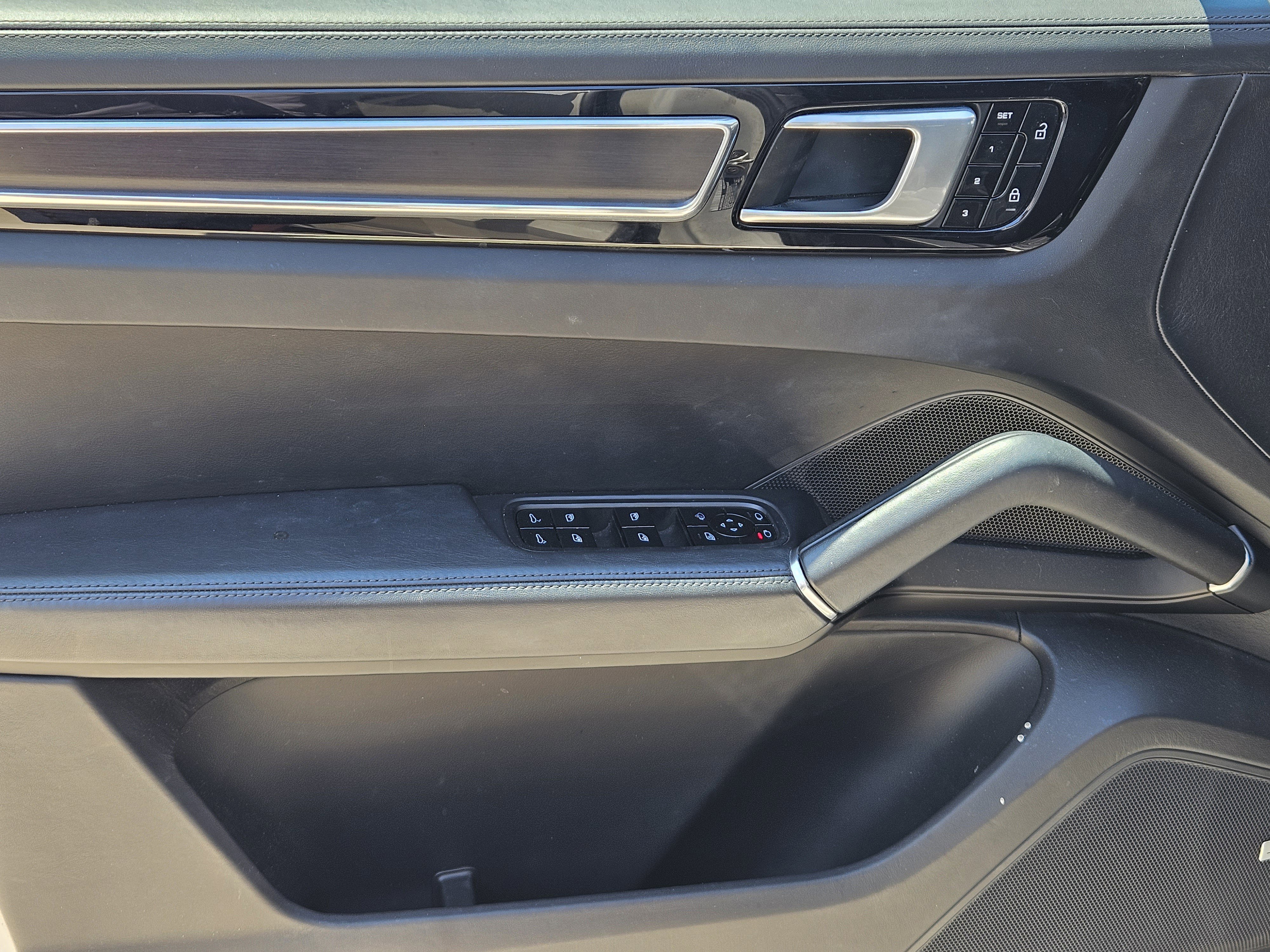 Certified 2021 Porsche Cayenne GTS AWD/4WD image 22