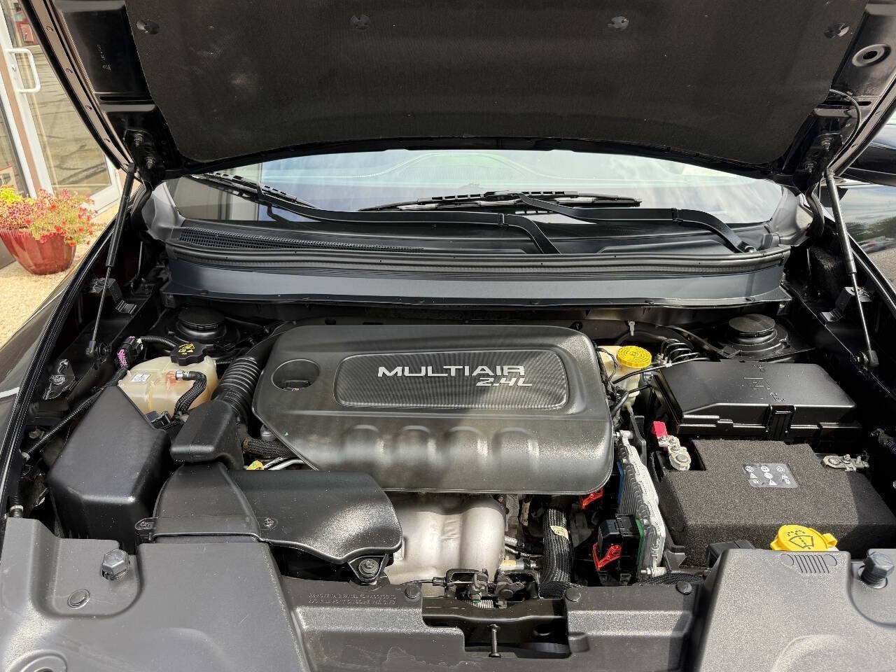 Used 2015 Jeep Cherokee Latitude AWD/4WD image 17