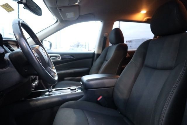 Used 2019 Nissan Pathfinder SV image 16