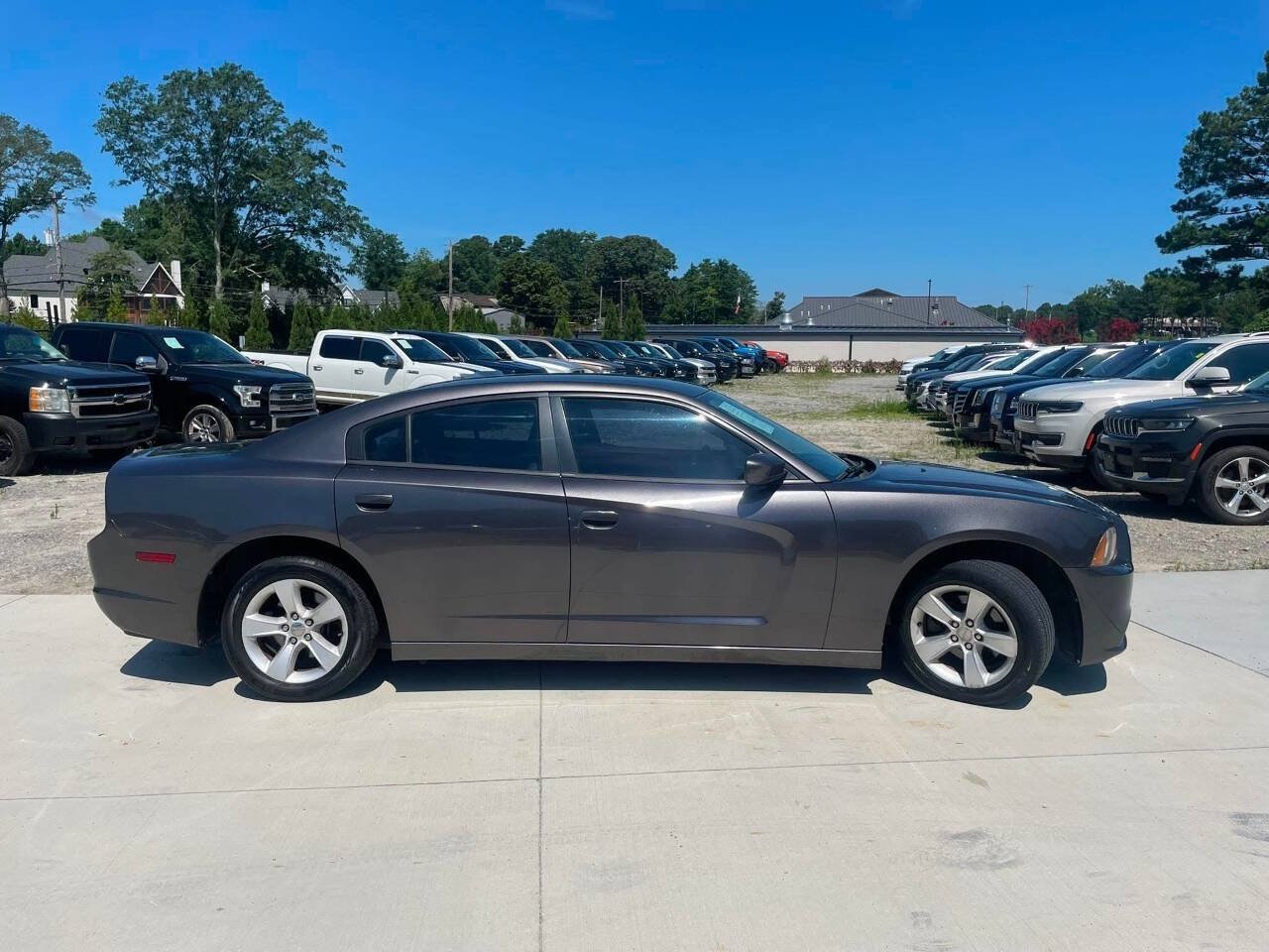 Used 2014 Dodge Charger SE RWD image 10