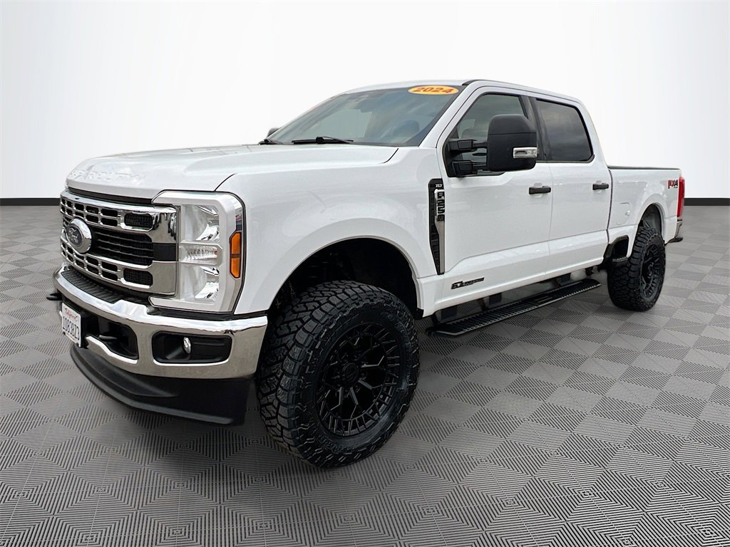 Used 2024 Ford F250 XLT w/ FX4 Off-Road Package image 3