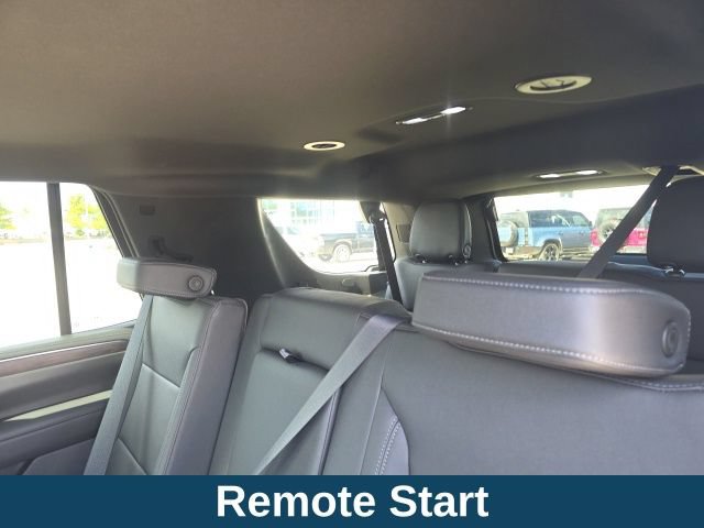 Used 2023 Chevrolet Tahoe LT w/ Luxury Package AWD/4WD image 15