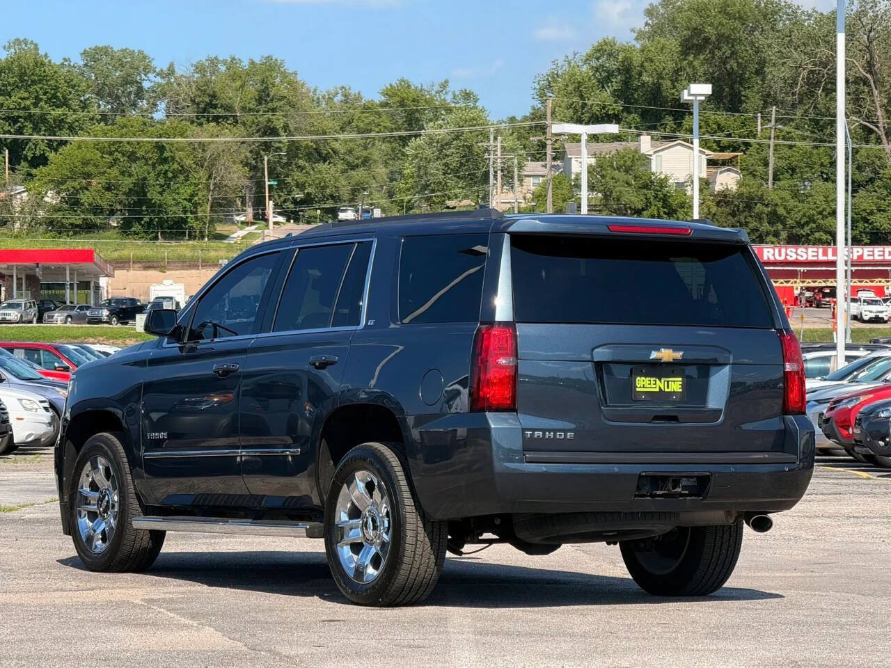 Used 2019 Chevrolet Tahoe LT w/ LT Signature Package AWD/4WD image 2