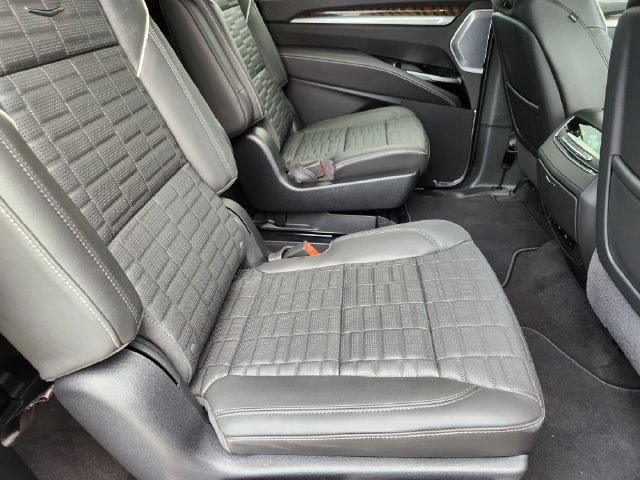 New 2026 Cadillac Escalade ESV Platinum Sport AWD/4WD image 24