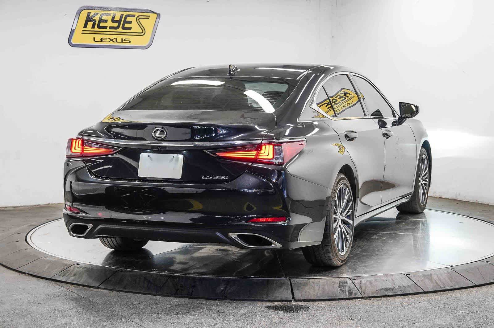 Used 2024 Lexus ES 350 w/ Premium Package FWD image 4
