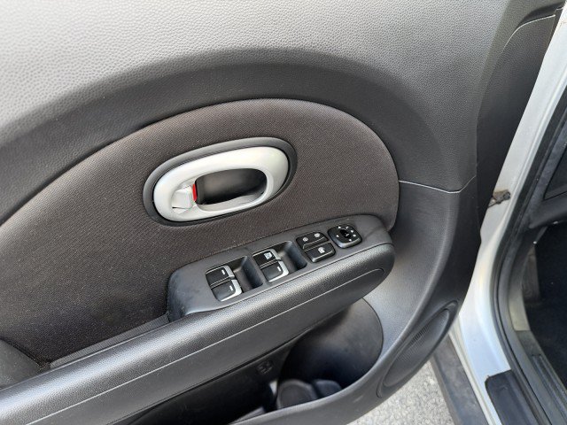 Used 2017 Kia Soul w/ Convenience Package FWD image 11