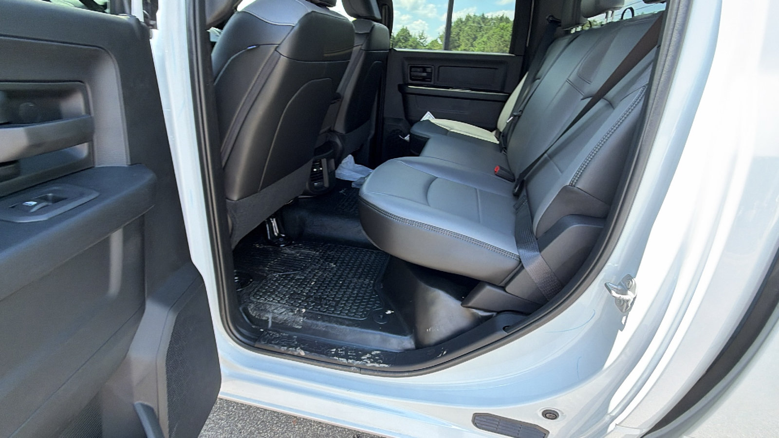 New 2027 RAM 3500 Tradesman w/ Chrome Appearance Group A AWD/4WD image 19