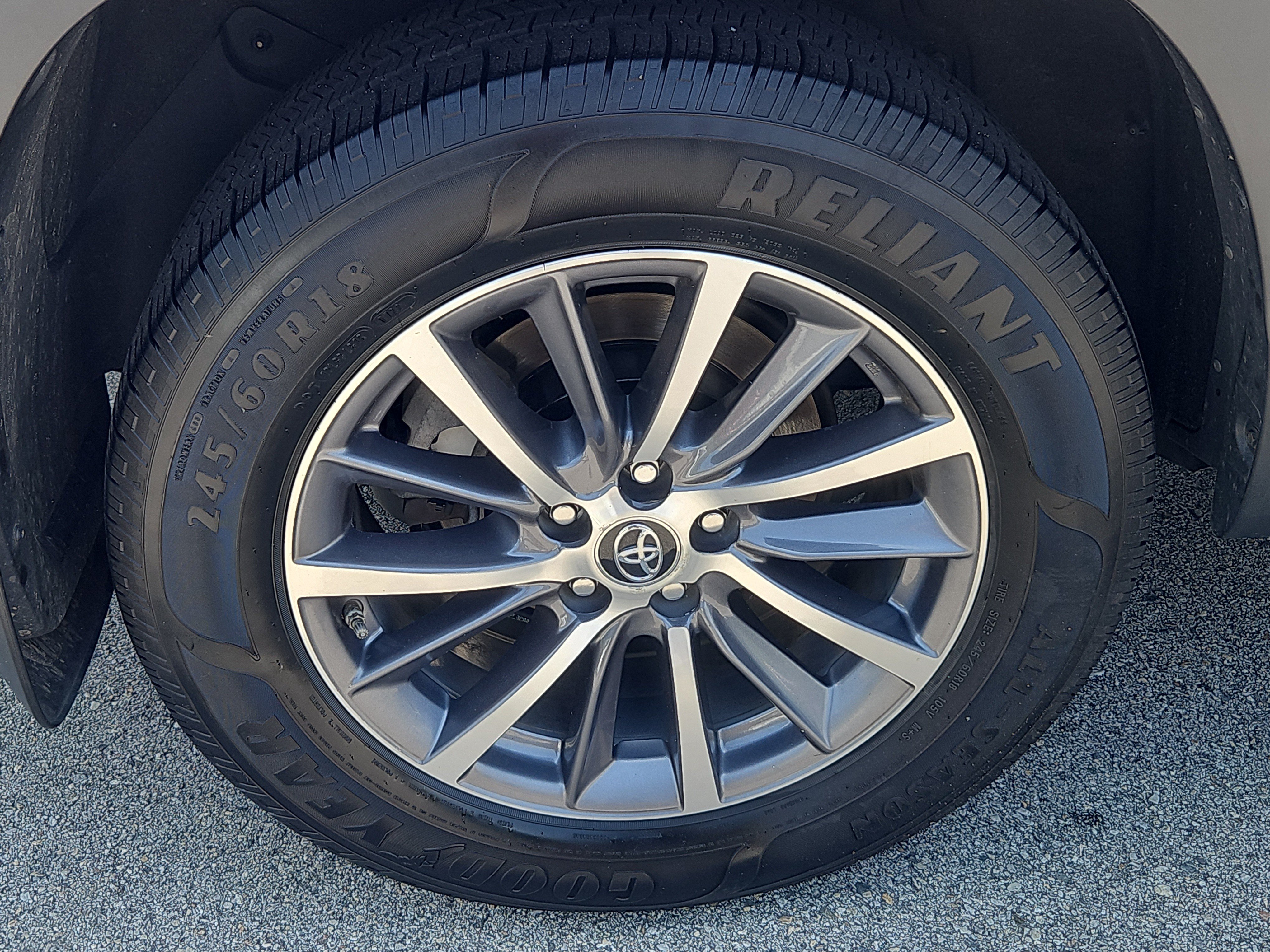 Used 2019 Toyota Highlander XLE AWD/4WD image 10