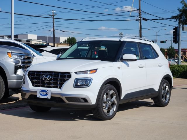 Certified 2025 Hyundai Venue SEL FWD image 2