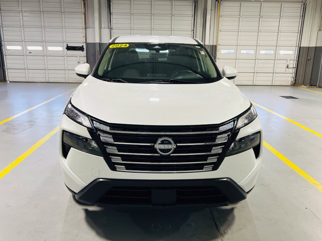 Used 2024 Nissan Rogue SV AWD/4WD image 12