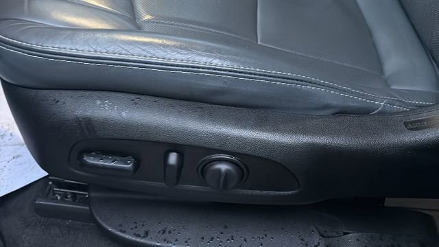 Used 2019 Buick Enclave Essence image 19