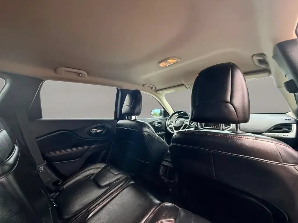 Used 2014 Jeep Cherokee Trailhawk w/ Leather Interior Group AWD/4WD image 14