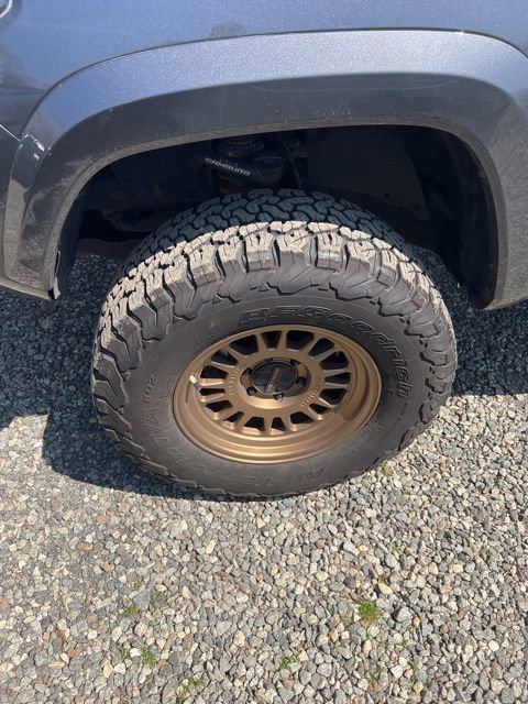 Used 2016 Toyota Tacoma TRD Sport AWD/4WD image 5