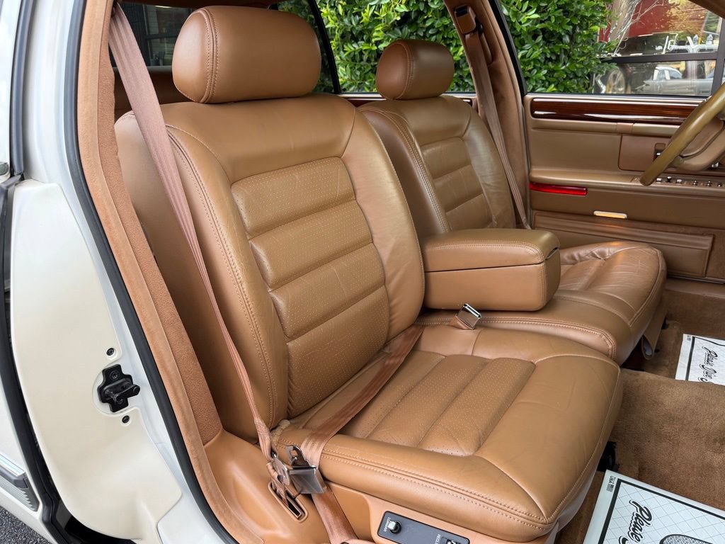 Used 1994 Cadillac De Ville Concours FWD image 35