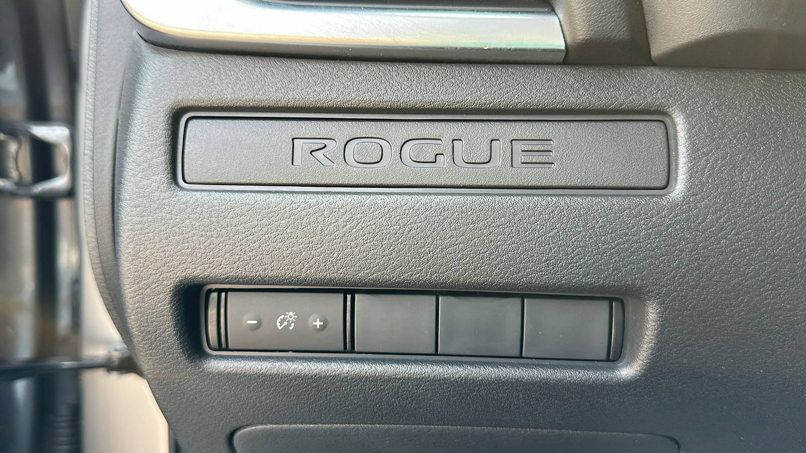 Certified 2023 Nissan Rogue S image 13