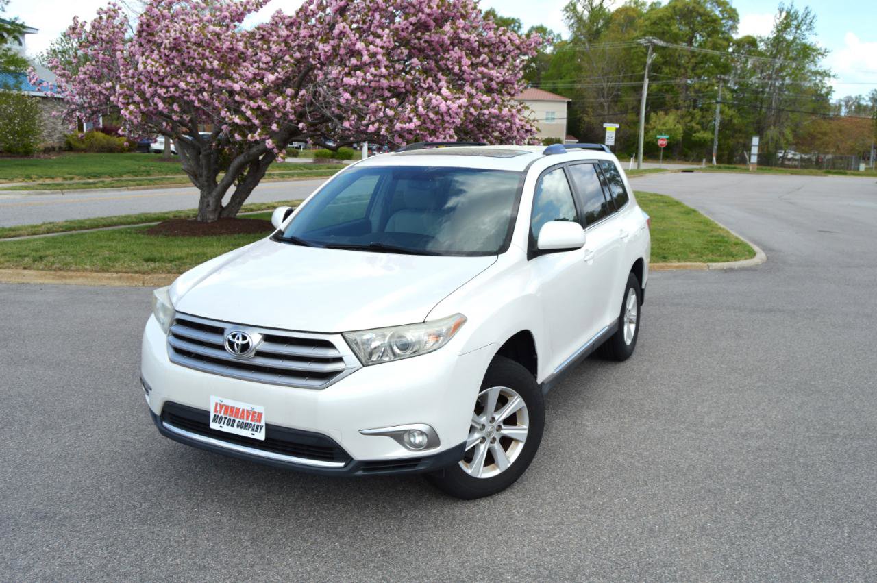 Used 2011 Toyota Highlander SE w/ Tow Pkg AWD/4WD image 25
