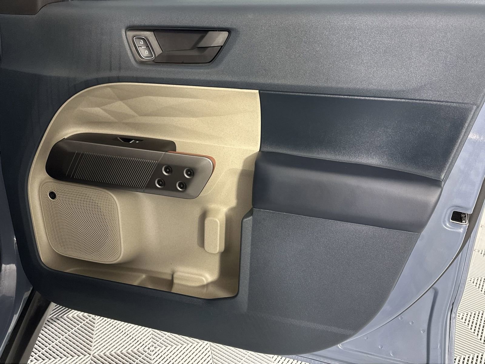 Used 2025 Ford Maverick Lariat w/ 4K Tow Package image 31