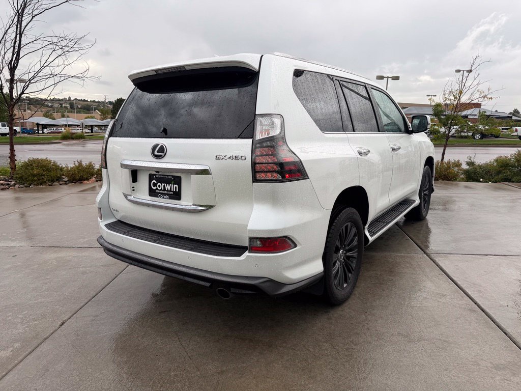 Used 2023 Lexus GX 460 Premium w/ Accessory Package AWD/4WD image 9