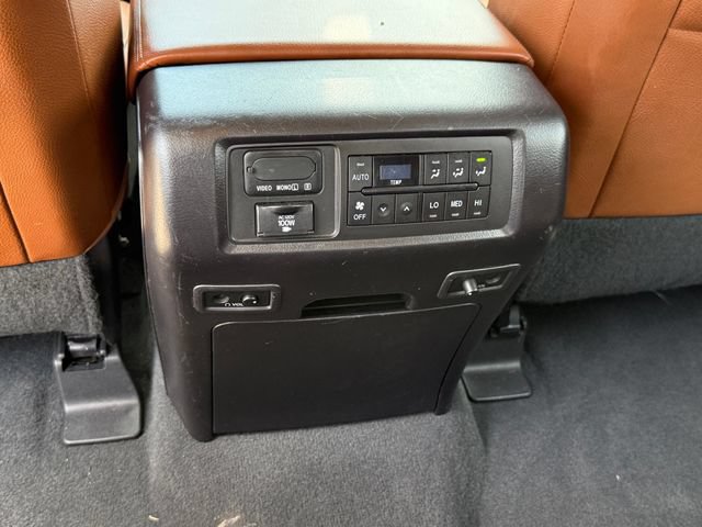 Used 2021 Toyota Sequoia Platinum AWD/4WD image 27