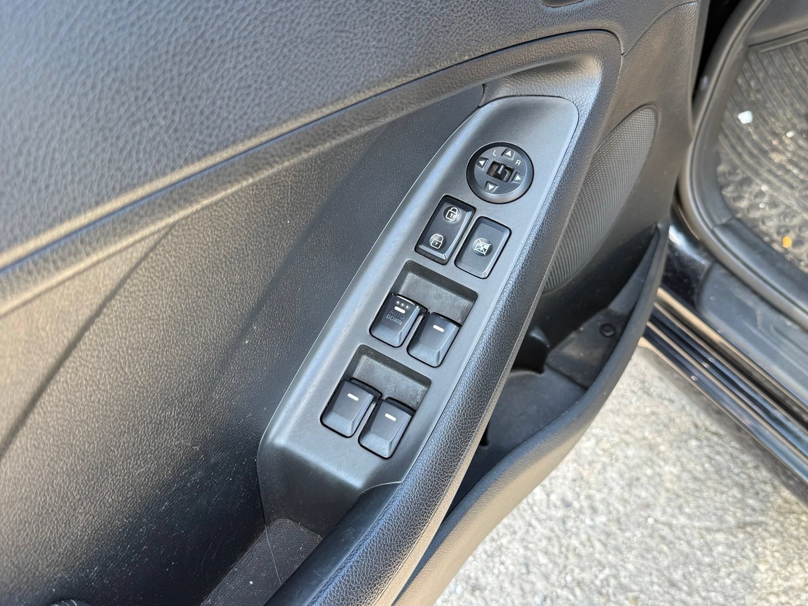 Used 2018 Kia Forte LX w/ LX Rear Camera Package FWD image 11