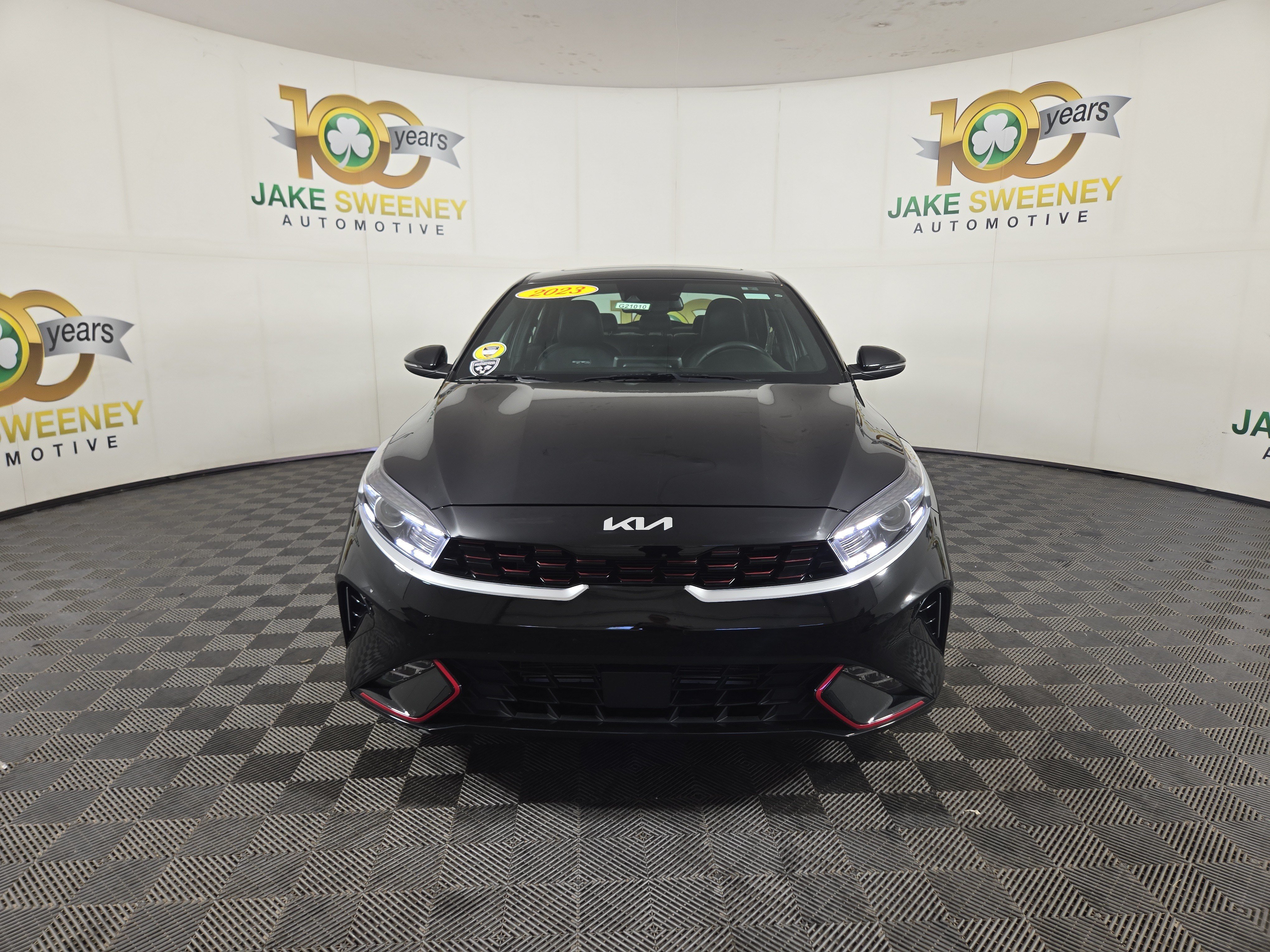 Used 2023 Kia Forte GT-Line w/ GT-Line Premium Package FWD image 2