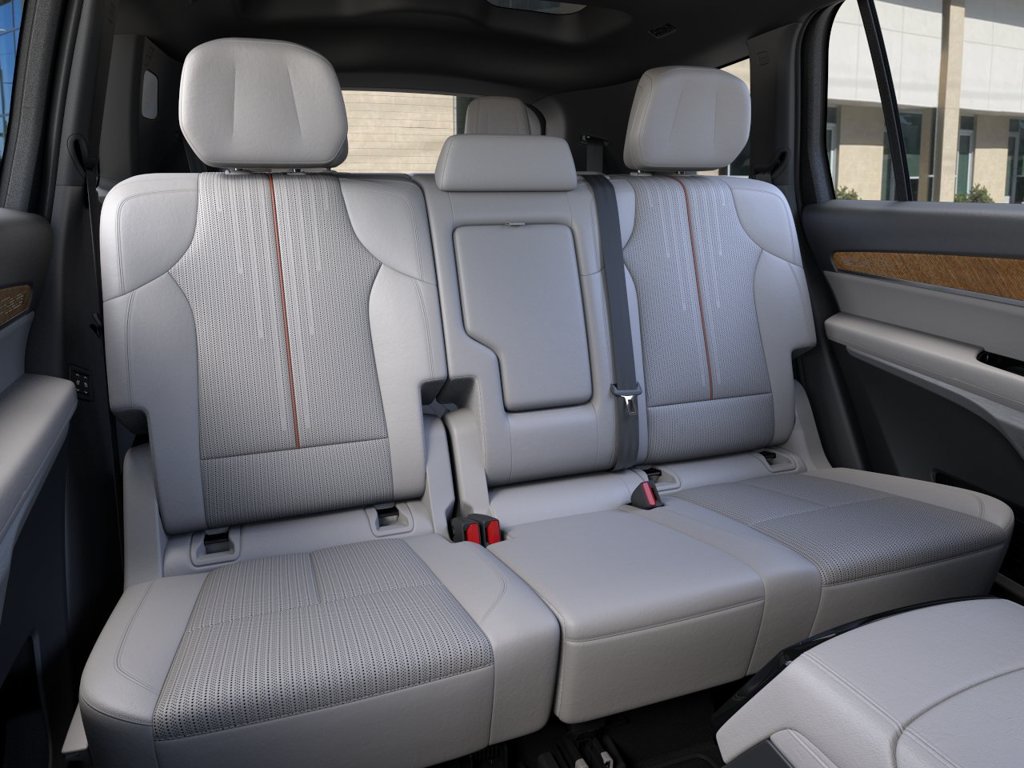 New 2027 Cadillac Vistiq Luxury AWD/4WD image 17